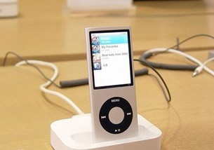 Free shipping - 200pcs/lot 5th Gen mp3 mp4 music player 8GB 2.2 inch screen with FM radio retail box Good Quality(China (Mainland))