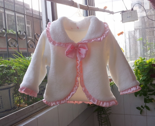 Beans Fly Baby overcoat outerwear cape bow coral fleece new year gift. 12M &18M(China (Mainland))