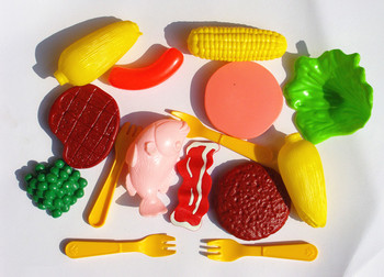 http://i00.i.aliimg.com/wsphoto/v0/979943390/Free-shipping-19-9-toys-ham-fish-vegetables-15-artificial-food-qieqie-look.jpg_350x350.jpg