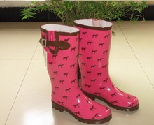 2013   Women wellingtons animal horse pattern rain boots  rubber waterproof  galoshoes riding boots botas
