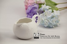 Free shipping New Zakka White lace butterfly embossed ceramic milk jug Sugar Pot Storage tank Family