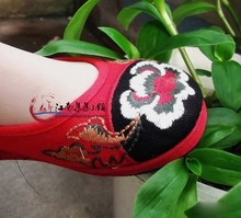 Embroidered shoes multi layered cotton made shoes sole cotton made shoes cotton made strap shoes beijing