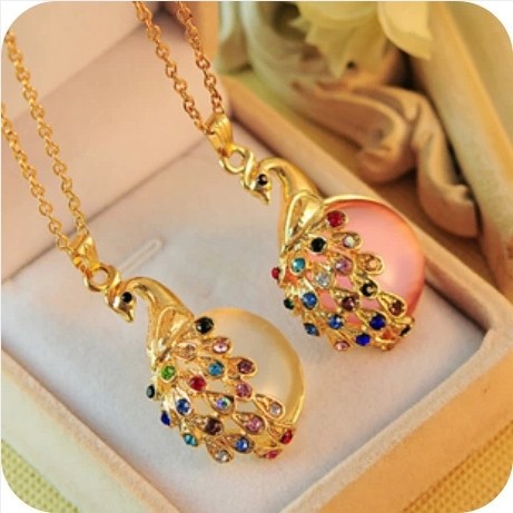 Love Peacock Necklaces Colorful Crystal Bohemia Gold Chain Fashion Necklaces Pendants for women jewelry wholesale GH333