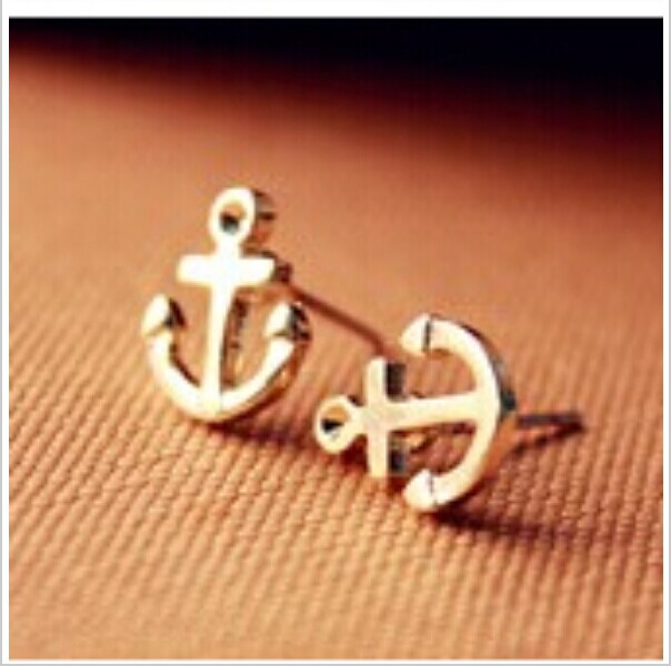 The new Europe and America Mischa Barton anchor earrings Free Shipping AED121