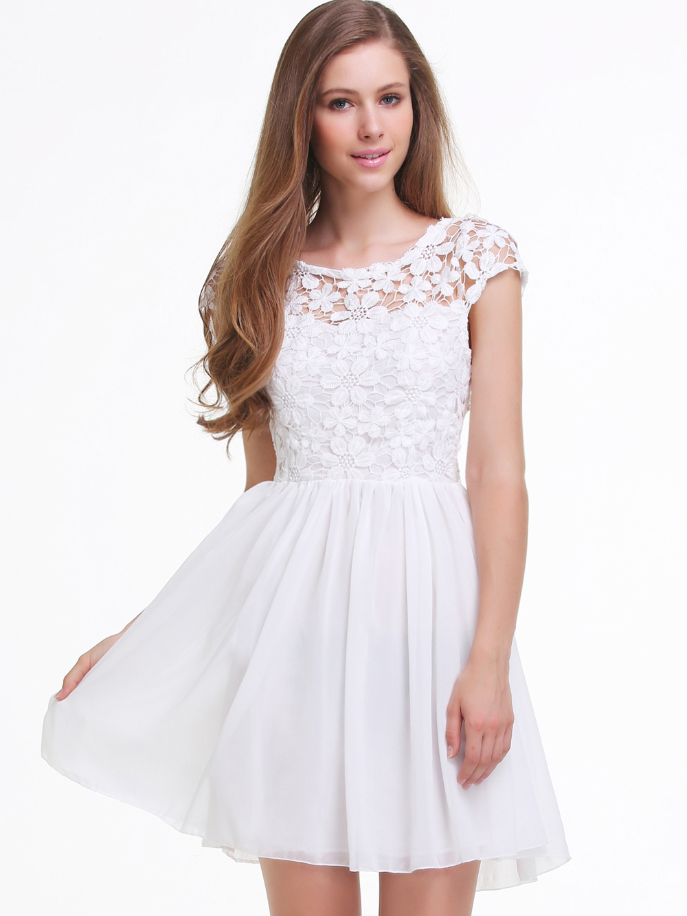 Белоеое платье на выпускной