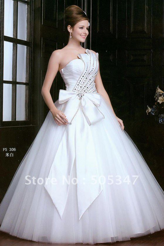 Free Shipping New arrivals White Wedding Dress with Long Train