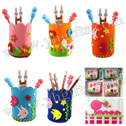 20pcs/lot,DIY felt pen holder craft kits,Pencil bag,Novelty stationey,Activity items,Mixed design,12x10.5cm,Freeshipping(China (Mainland))