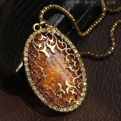 Min Order 15$ Free Shipping 2013 Gold Amber Vintage Sweater Pendant Necklaces Fashion Gift For Women Hot MJ0135(China (Mainland))