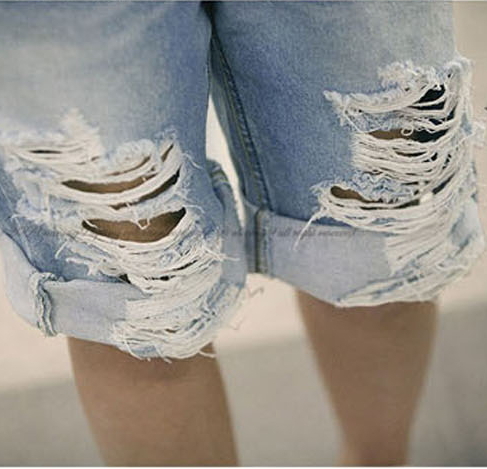 2013 new Korean version of the special clearance minimalist five pants pants jeans pants break jeans with the holes(China (Mainland))