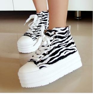 Spring high fashion leopard print platform shoes canvas shoes side zipper women s elevator shoes creepers