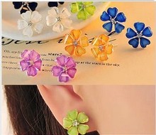 Free shipping (Min order $10)  accessories beautiful flower  crystal  female stud  earrings