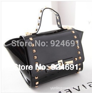 2014 Women s bag New Fashion Patent Leather Handbags Rivets Famous Brand Shoulder Bags Women Messenger