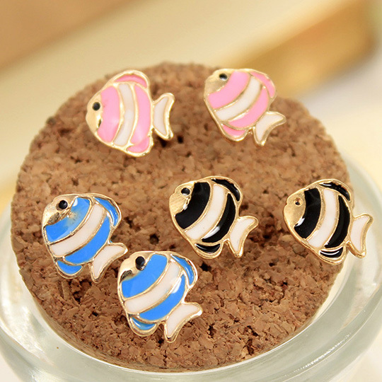 Small Black Blue Pink Lovely Animal Stripe Fish Stud Earrings for Women Gold Plated Jewelry
