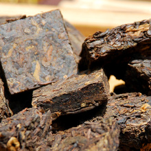 Menghai top level gold brick shu puer tea 250g 2003 Production glutinous rice aroma pu er