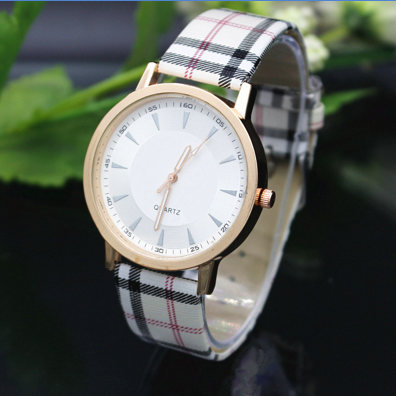 Watch women Fashion Quartz Watches Leather Young Sports Women Vintage gold watch Casual Dress Wristwatches relogios