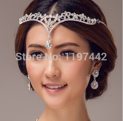 Wedding tiaras with real flowers