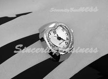 Heart shaped white K color finger watch ring watch ring table