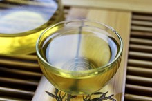Free shipping puer tea Teng embellish 357 grams of raw pu er tea 357g Slimming beauty