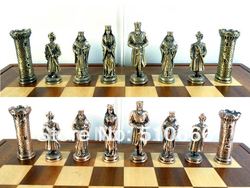 Crusader theme chess set in inimitable design.made in metal with antique colour plated,best gift for firend(China (Mainland))