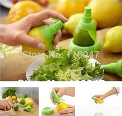 Free shipping 100%BPA 2pcs/set creative gifts fruit spray tool juice juicer lemon sprayer fruit squeezer kitchen tools(China (Mainland))